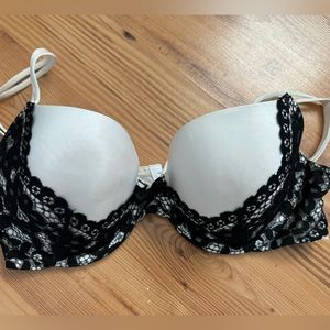Victoria’s secret white satin and black lace, lined demi bra multi-way 34D